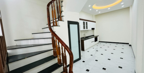 Nhà mới đẹp-lô góc thoáng sáng kinh doanh nhỏ-Phố Trạm-Long Biên-5T 46m2 5,5 tỷ.