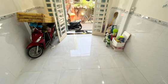 Gần Cầu Nguyễn Tri Phương, chợ Phạm Thế Hiển, F4 Q8. 4m x 10m. 2 lầu.