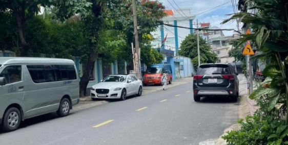 MẶT BẰNG KINH DOANH, XE HƠI QUAY ĐẦU: 60M2 (3.3 X 17), NỞ HẬU 3.6M CHỈ 9 TỶ