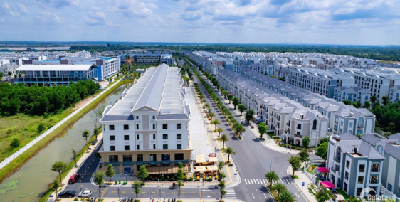 Nhà phố thương mại mặt tiền đường 30met KĐT VINHOMES,cam kết thuê 3 năm