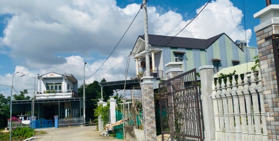 Chính chủ - 90m2 – đường oto – cạch đường nhựa