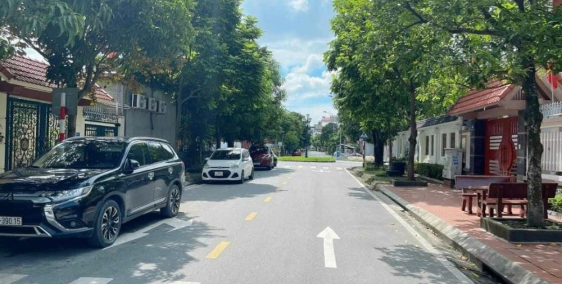 Bán lô đất biệt thự Trường An, ph Thanh Bình, TP HD, 252m2, 3 mặt tiền, view vườ