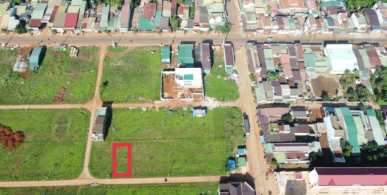 Bán lô đất đấu giá đối diện chợ Phú Lộc, Krông Năng, chỉ 5 triệu/m2.