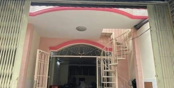 Nhà rộng sát mặt tiền, cạnh Sacombank Tô Hiến Thành, 5.9 tỷ