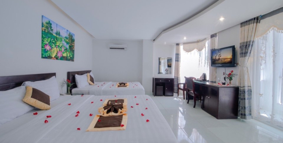 Bán khách sạn 96 Trần Phú góc 2 mặt đường 8 tầng 144m2