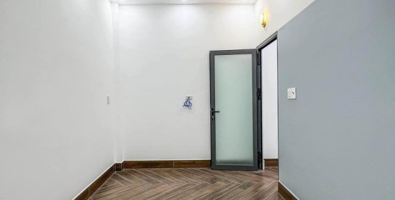 NHÀ TRỆT LỬNG LẦU 3 PHÒNG NGỦ GẦN ĐẠI HỌC CẦN THƠ ĐƯỜNG 30/4