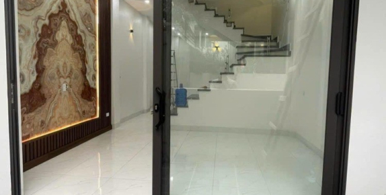 Bán nhà 3 tầng 3 phòng ngủ ngõ phố Đào Đạo, TP HD, 47.7m2, hướng tây bắc, nhà đẹ