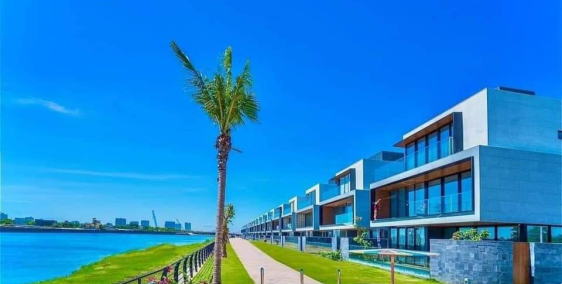 Chính chủ cần Bán căn villa cao cấp, mặt tiền sông, gần biển, sổ đỏ lâu dài