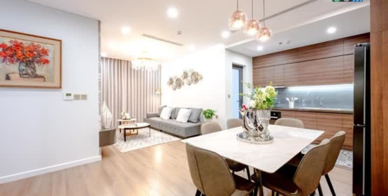 Gia đình tôi cần bán căn hộ 3 phòng ngủ chung cư CT36 Xuân La, quận Tây Hồ.