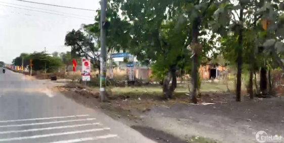 cần bán  hơn sào đất GIÁ 235 TRIỆU , nằm ngay thị xã chơn thành