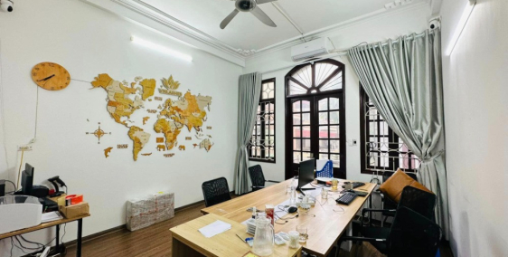 Bán nhà Cầu Giấy. Dt 39m, 5T, Mt 4,5m, 6.8Tỷ. Gaza 7 chỗ, ngõ thông, dân xây đẹp