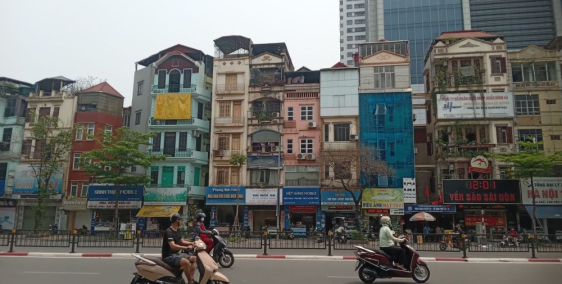 Mặt phố Tây Sơn, Trung tâm Đống Đa. Dt 22m, 5T, MT 4m, 8.8Tỷ. Kinh Doanh sầm uất