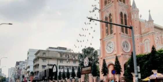 Bán nhà MT Ngay Hai Bà Trưng,P.8,Q.3 - DT: 4x18m(CN:72m2)-Gía: 26 tỷ