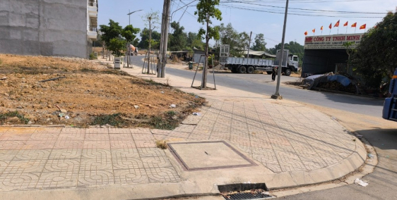 Lô góc 2 mặt tiền siêu đẹp - ngang 7, bo hơn 20 mét vỉa hè