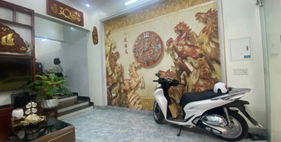 Bán nhà 3.5 tầng mặt phố Nguyễn Hữu Cầu, ph Ngọc Châu, TP HD, 4 phòng, mt 4m, KD