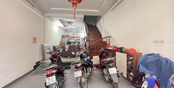 BÁN NHÀ MẶT NGÕ THÔNG, Ô TÔ VÀO NHÀ TẠI NGUYỄN VĂN HUYÊN, 51 M2 CHỈ 12 TỶ.