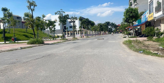 Cần bán lô góc 47m2, đất TĐC Ngọc Thụy - View vườn hoa & ngay cạnh Công Viên