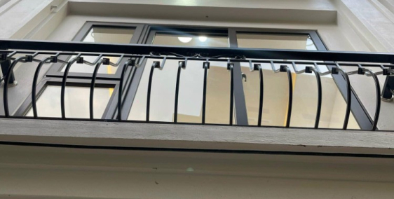 Bán Nhà Thạch Bàn, Long Biên 5T, 32m2 giá 3,5 tỷ (Gần THCS Thạch Bàn)