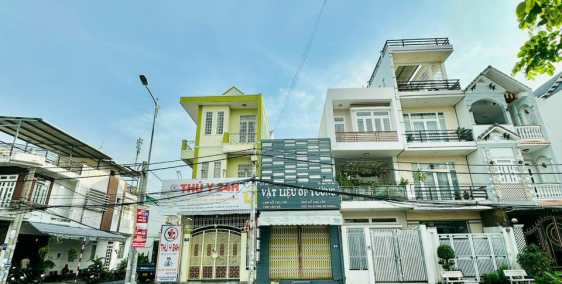 724  NHÀ CHỈ : 13 triệu/tháng 

CHO THUÊ NHÀ TRỆT MẶT TIỀN TRẦN HOÀNG NA -