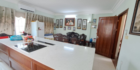 Bán Toà căn hộ dòng tiền Cầu Giấy. Dt 105m, 6T, Mt 6m, 17.5 Tỷ. Dòng tiền ổn địn