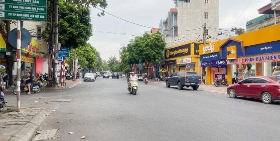 Chính chủ bán 80,4m2 nhà 4 tầng mặt phố Ngô Xuân Quảng. Hiện đang cho thuê 25tr