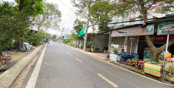 Xưởng Cho Thuê. Đg Nhựa 8m. DT: 8 x 25m2. Giá: 14tr/th