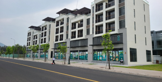 SHOPHOUSE SỔ HỒNG 50 NĂM_ CÁCH MẶT BIỂN CHỈ 100 BƯỚC CHÂN