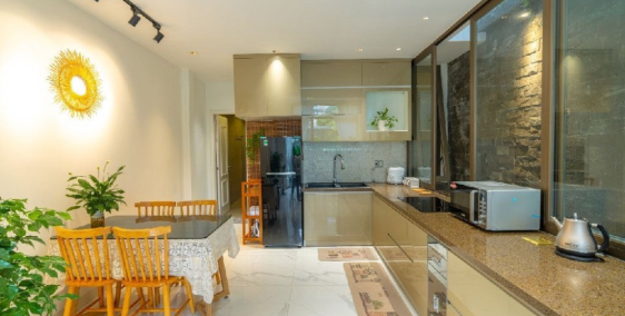 Nhà mặt phố 7m5 gần biển Mỹ khê thuận tiện kinh doanh chỉ 8ty6 full nội thất 3PN