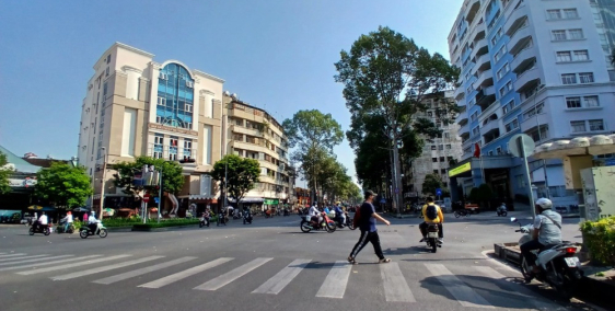 Hiếm, Q1 Trần Hưng Đạo ,Homestay , Căn Hộ Dịch Vụ 6 Phòng đầy đủ tiện nghi Thu N