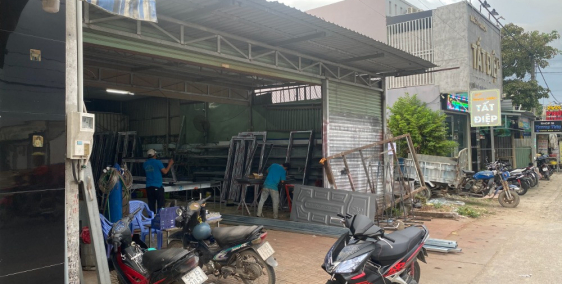 Bán nhà ngang 9m trục đường chính phà Cát Lái, cách SG 2km