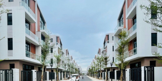 Bán 08m2 - Mặt Đường Chính - Kinh Doanh Tiềm Năng Sinh Lời -Giá Rẻ Nhất Khu Vực