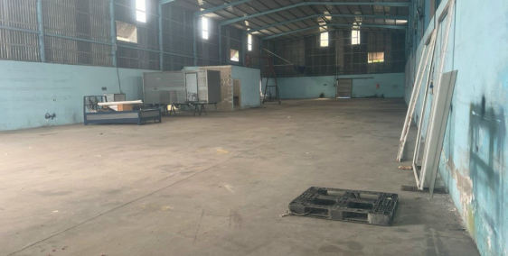 Cho thuê kho Quốc lộ 13, Thuận An, sân rộng, giá tốt, Container đến kho