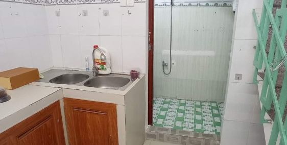 Cho thuê gấp nhà trọ gác lửng 2PN Hẻm Thông Xe Hơi, Gần Chợ Tân Phong