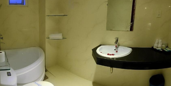 KHÁCH SẠN VIEW BIỂN -Đà Nẵng 3 SAO- 100 PHÒNG- 12 TẦNG- LÔ GÓC. 200tỷ