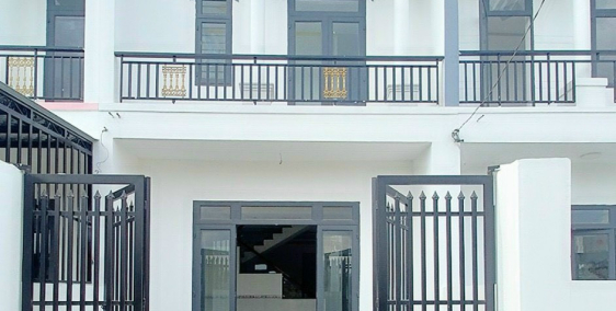 cần tiền bán gấp nhà mới gần công ty changshin sân bay biên hòa chợ thạnh phú