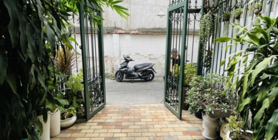 1 bước sang Quận 1 Bán Nhà 4 tầng Phong Cách cổ điển ở Trần Hưng Đạo P 2 Q5