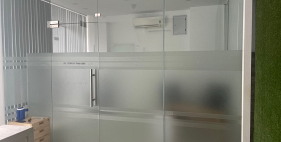 Cho thuê tầng trệt tòa nhà Ung Văn Khiêm, Bình Thạnh, 10m2, 5tr bao thuế phí