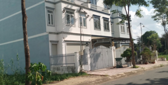 bán nhà mặt tiền đường 16m 1 trệt 2 lầu kinh doanh buôn bán,trung tâm bến lức