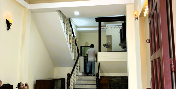 Cho thuê nhà 1T2L 4pn 240m2 đường 11 Linh Xuân