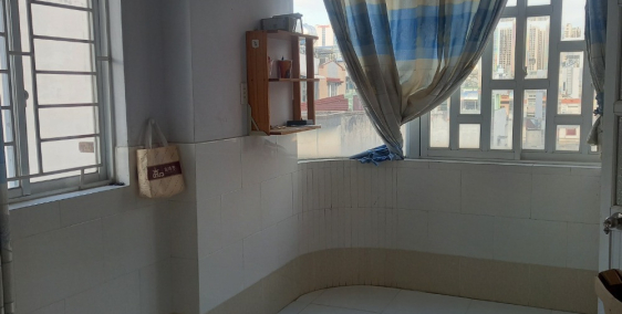 Phòng lầu 4 cho nữ thuê 12m2 đường Cách Mạng Tháng Tám