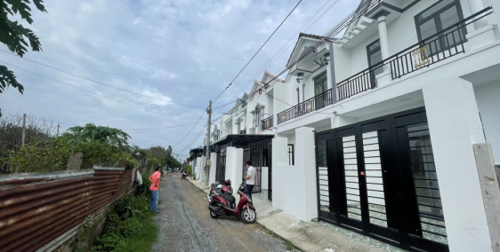 bán nhà tân bình ngay ngã tư bến cá chỉ cần tt 300tr nhận nhà vào ở