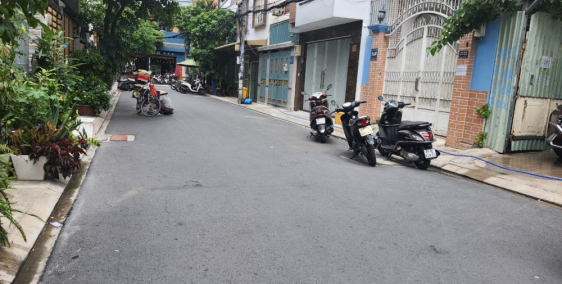 Bán Nhà MẶT TIỀN KD đường 3 tháng 2,Q.10,DT:6,5mx24m,KC:5 lầu,,Giá:32 tỷ.