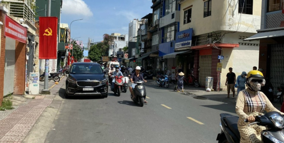 Bán Nhà MẶT TIỀN KD đường Trần Hưng Đạo,Q.1,DT:6,5mx21m,KC: 3 lầu,Giá:68 tỷ