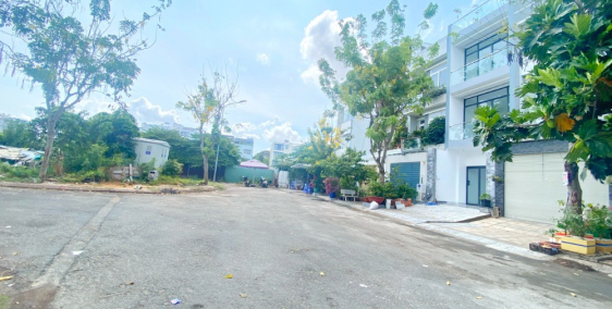 CẦN BÁN NHA NGUYỄN THỊ THẬP HOT HOT HOT HOT