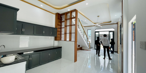 nhà ngay chợ thạnh phú 5m50 x 20m sổ riêng thổ cư