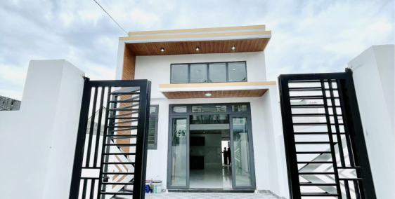 chính chủ bán nhà mặt tiền nở hậu sổ riêng