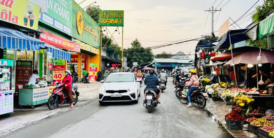 bán nhà gấp 5m5 X 20m sổ Riêng thổ cư ngay chợ trường học