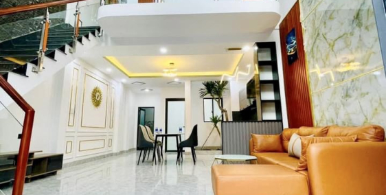 trả trước 380tr dọn vào nhà ở gần ngay chợ 1 trệt 1 lầu Sổ Riêng