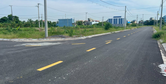 Trung tâm TP Ninh Bình chỉ 10,3tr/m2 2 lô đối diện KCN, sổ đỏ full thổ cư 108m2