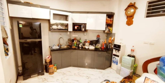 BÁN NHÀ TRONG NGÕ  GIÁ 5.8 TỶ 43m 5TẦNG MẶT TIỀN 6.8m QUẬN BẮC TỪ LIÊM + Vị trí: